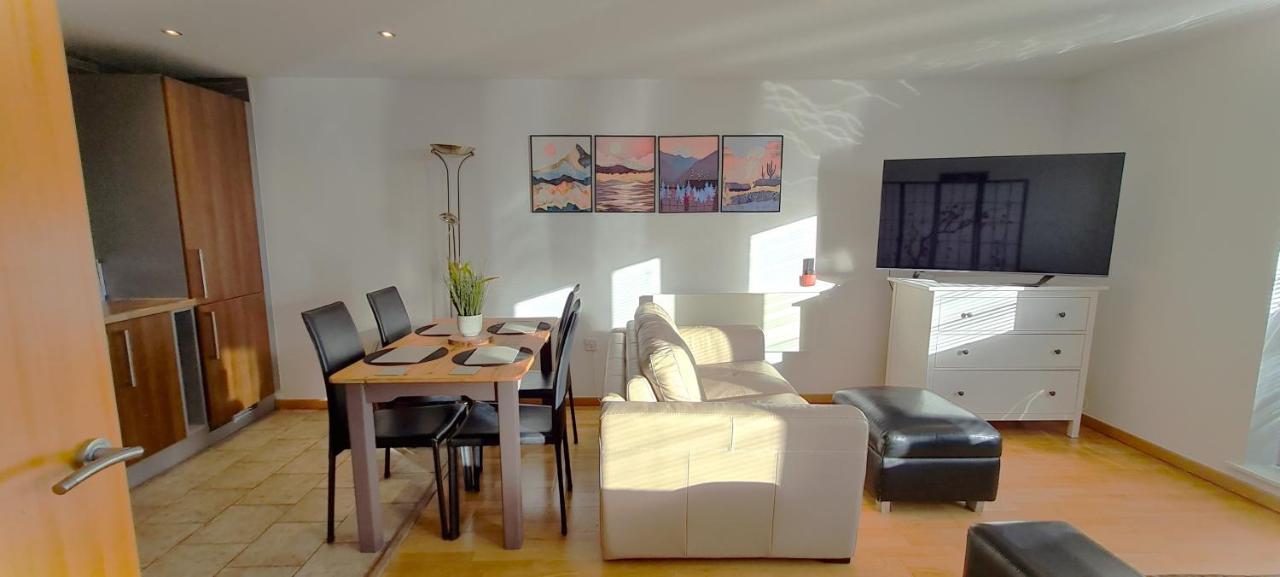 Sidemersey Livings- Convenient 1-Bedroom Flat With A View, Central Liverpool Dış mekan fotoğraf